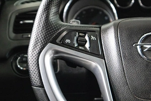 Седан Opel Insignia 2012 года, 1019000 рублей, Сургут