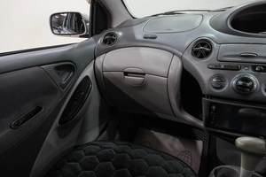 Седан Toyota Platz 2000 года, 379000 рублей, Новокузнецк