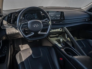 Седан Hyundai Elantra 2022 года, 1825000 рублей, Краснодар