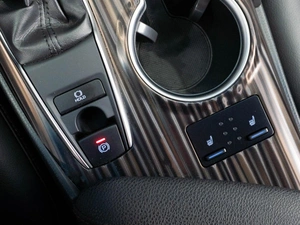 Седан Toyota Camry 2019 года, 3179000 рублей, Тюмень