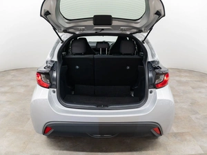 Хетчбэк Toyota Yaris 2021 года, 1290000 рублей, Красноярск