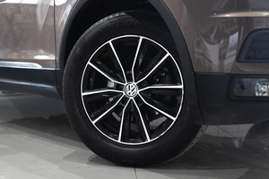 Внедорожник Volkswagen Tiguan 2018 года, 1999000 рублей, Петрозаводск