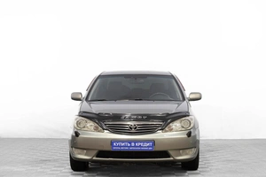 Седан Toyota Camry 2004 года, 989000 рублей, Барнаул