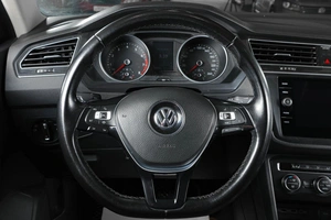 Внедорожник Volkswagen Tiguan 2018 года, 1959000 рублей, Тюмень