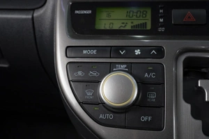 Минивэн Toyota Wish 2008 года, 920000 рублей, Омск