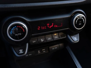 Седан Kia Rio 2019 года, 1499000 рублей, Саратов