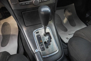 Седан Toyota Avensis 2006 года, 749000 рублей, Барнаул