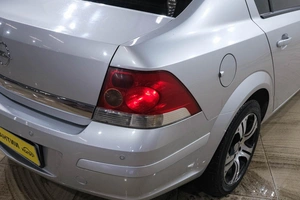 Седан Opel Astra 2010 года, 749000 рублей, Новокузнецк