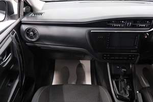 Хетчбэк Toyota Auris 2016 года, 1469000 рублей, Омск