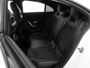 Седан Mercedes-benz CLA-класс 2019 года, 2889050 рублей, Москва