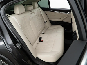 Седан BMW 5 серия 2018 года, 4277077 рублей, Москва