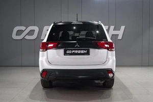 Внедорожник Mitsubishi Outlander 2016 года, 2109000 рублей, Петрозаводск