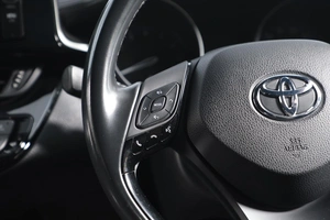 Внедорожник Toyota C-HR 2018 года, 1859000 рублей, Новосибирск