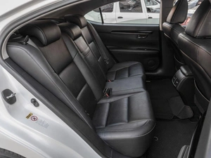 Седан Lexus ES 2013 года, 1989000 рублей, Саратов