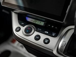 Минивэн Honda Stream 2011 года, 1350000 рублей, Красноярск