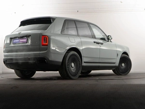 Внедорожник Rolls-Royce Cullinan 2019 года, 33000077 рублей, Москва