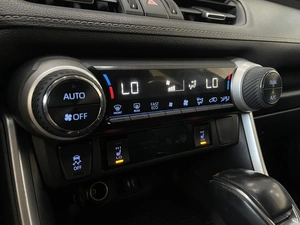 Внедорожник Toyota RAV4 2020 года, 2987000 рублей, Солонцы