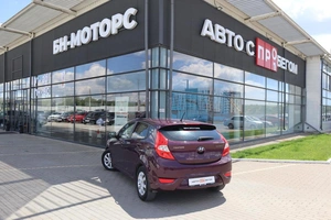 Хэтчбек Hyundai Solaris 2012 года, 990000 рублей, Мирное