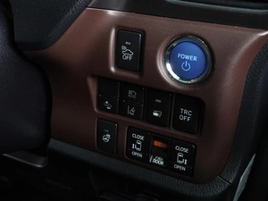 Минивэн Toyota Esquire 2018 года, 2499000 рублей, Воронеж