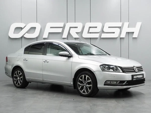 Седан Volkswagen Passat 2011 года, 854000 рублей, Воронеж