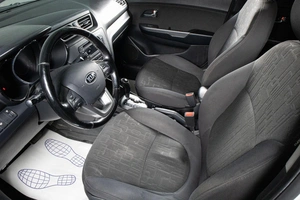 Седан Kia Rio 2014 года, 779000 рублей, Сургут