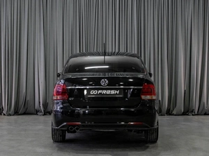 Седан Volkswagen Polo 2016 года, 1015000 рублей, Тюмень