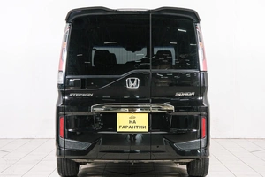 Минивэн Honda Stepwgn Spada 2016 года, 1999000 рублей, Красноярск