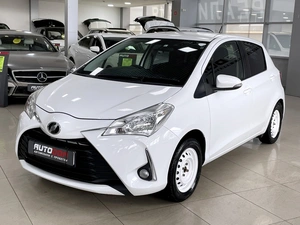 Хетчбэк Toyota Vitz 2017 года, 997000 рублей, Солонцы