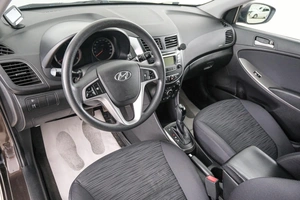 Седан Hyundai Solaris 2016 года, 1349000 рублей, Красноярск