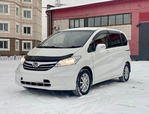 Минивэн Honda Freed 2013 года, 959000 рублей, Красноярск