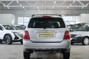 Внедорожник Toyota Highlander 2002 года, 989000 рублей, Омск