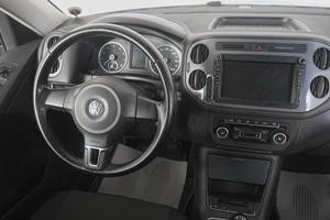 Внедорожник Volkswagen Tiguan 2011 года, 1289000 рублей, Кемерово