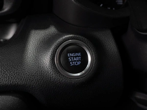 Хетчбэк Toyota Yaris 2020 года, 1229000 рублей, Тюмень