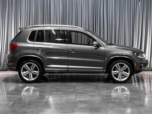 Внедорожник Volkswagen Tiguan 2016 года, 1765000 рублей, Тюмень