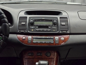 Седан Toyota Camry 2005 года, 819000 рублей, Красноярск