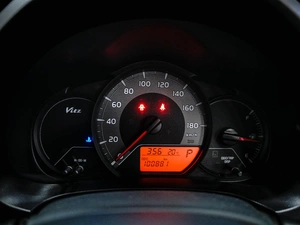 Хетчбэк Toyota Vitz 2018 года, 980000 рублей, Красноярск