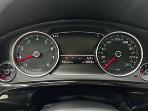 Внедорожник Volkswagen Touareg 2016 года, 3149000 рублей, Красноярск