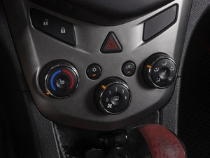 Седан Chevrolet Aveo 2012 года, 889000 рублей, Ростов-на-Дону