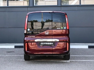 Минивэн Honda Stepwgn 2017 года, 1869000 рублей, Кирилловка