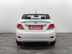 Седан Hyundai Solaris 2013 года, 1000000 рублей, Красноярск