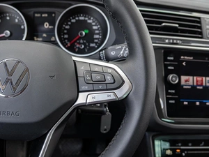 Внедорожник Volkswagen Tiguan 2020 года, 2400000 рублей, Краснодар