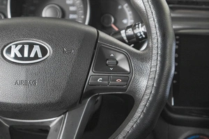 Седан Kia Rio 2013 года, 849000 рублей, Кемерово