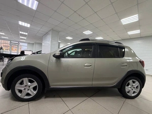 Хетчбэк Renault Sandero 2015 года, 849000 рублей, Ачинск