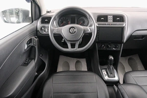 Седан Volkswagen Polo 2016 года, 1099000 рублей, Красноярск