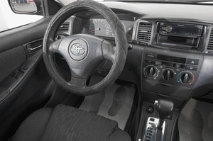 Хетчбэк Toyota Corolla 2002 года, 639000 рублей, Барнаул