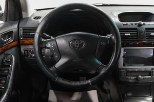 Седан Toyota Avensis 2005 года, 749000 рублей, Новокузнецк