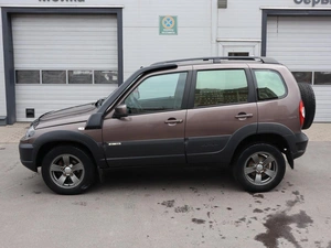 Внедорожник Chevrolet Niva 2016 года, 700000 рублей, Железногорск