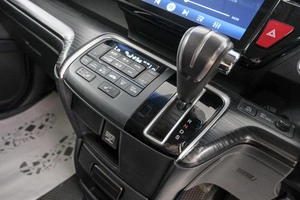 Минивэн Honda Stepwgn Spada 2015 года, 1989000 рублей, Красноярск