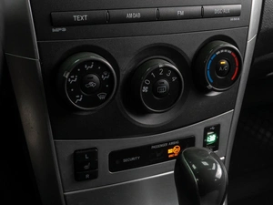 Седан Toyota Corolla 2011 года, 1068070 рублей, Тюмень