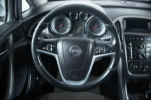 Хетчбэк Opel Astra 2011 года, 669000 рублей, Пермь